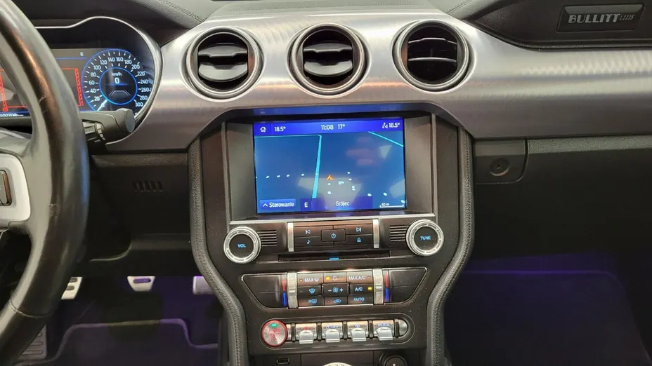 FORD Mustang -