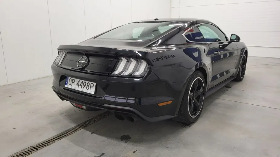 FORD Mustang -