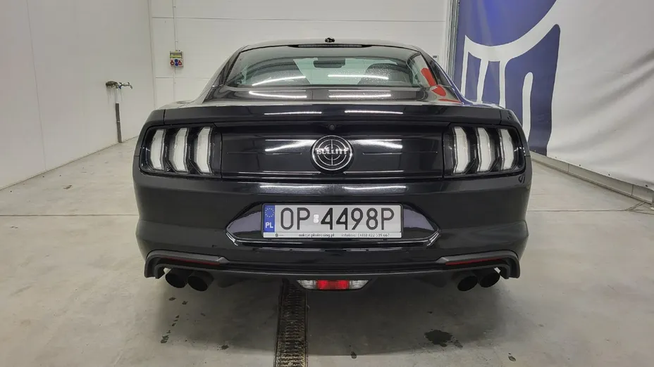FORD Mustang -