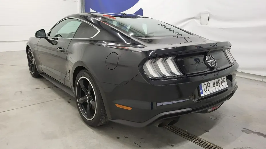 FORD Mustang -