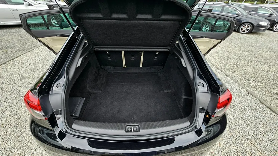 OPEL Insignia -