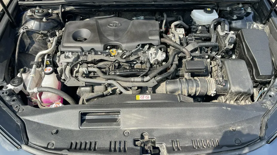 TOYOTA Camry -