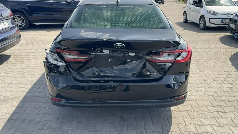 TOYOTA Camry -