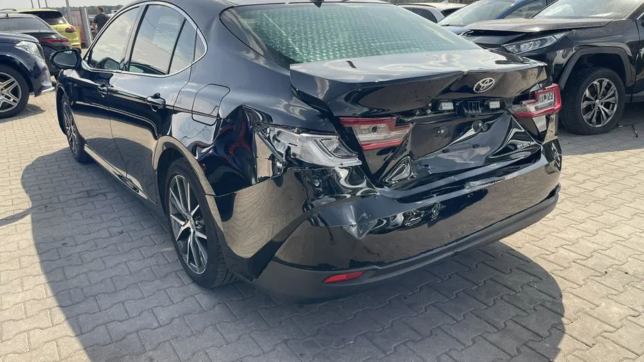 TOYOTA Camry -