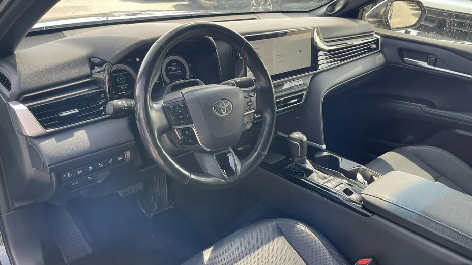 TOYOTA Camry -