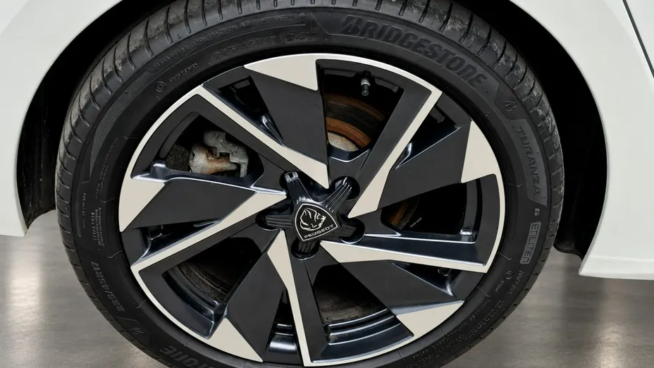 PEUGEOT 308 -