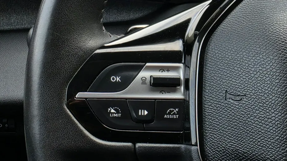 PEUGEOT 308 -