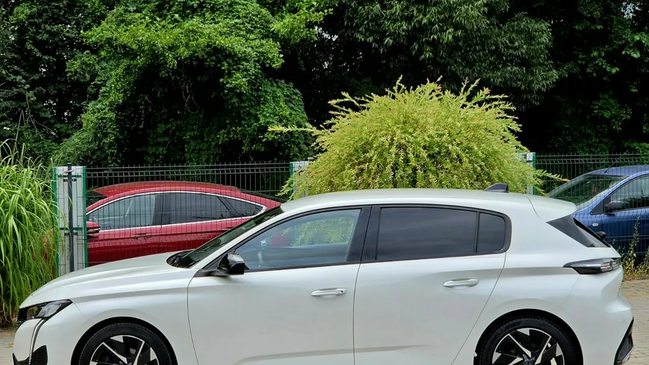 PEUGEOT 308 -