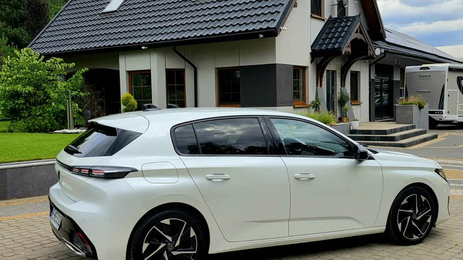 PEUGEOT 308 -