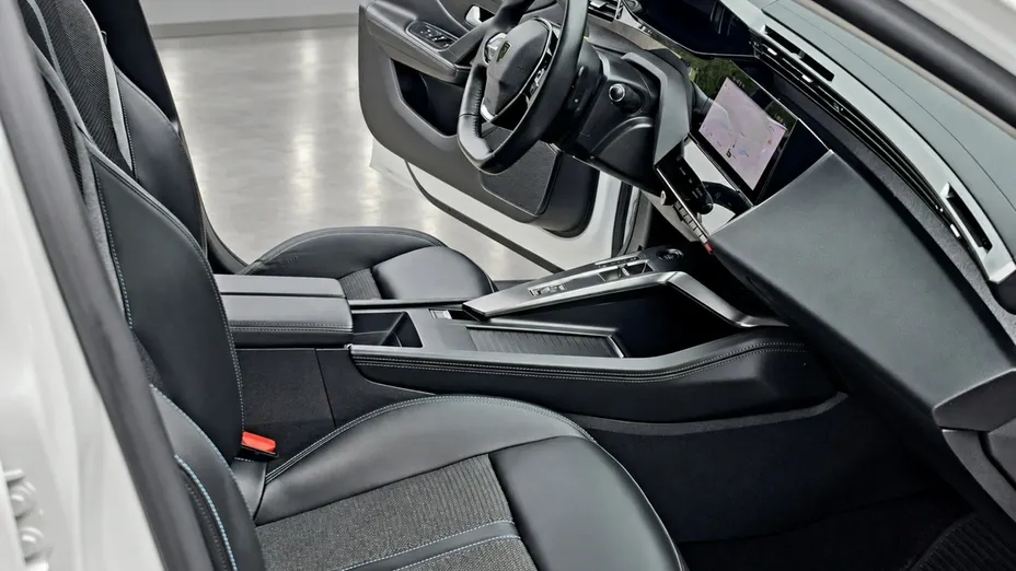 PEUGEOT 308 -