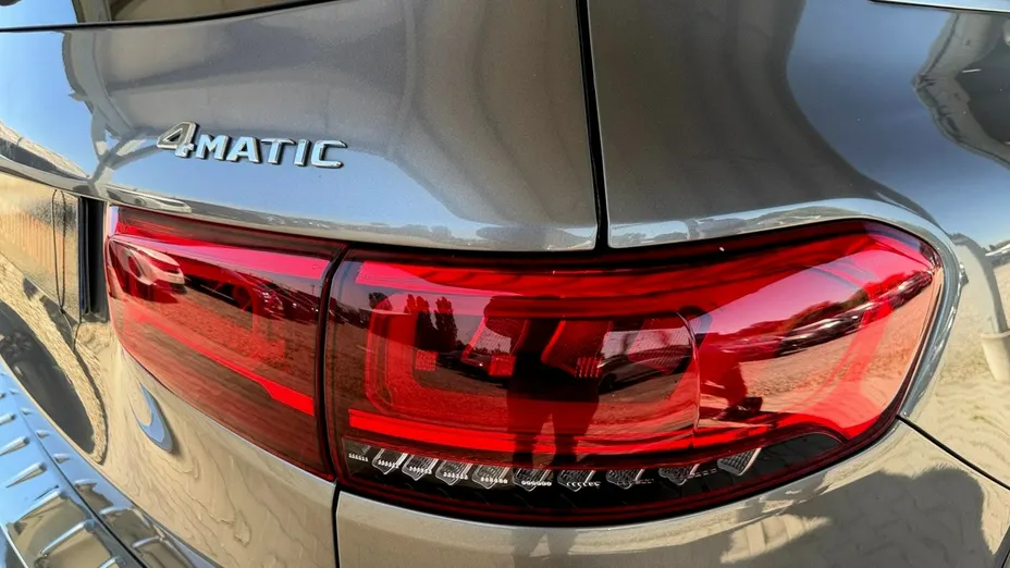 MERCEDES-BENZ GLB -