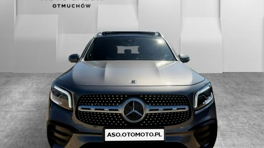 MERCEDES-BENZ GLB -