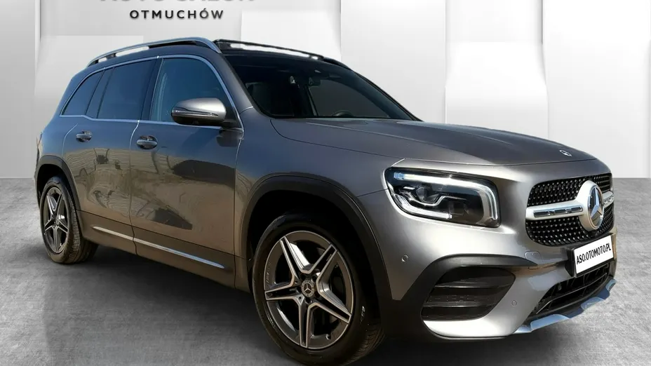 MERCEDES-BENZ GLB -