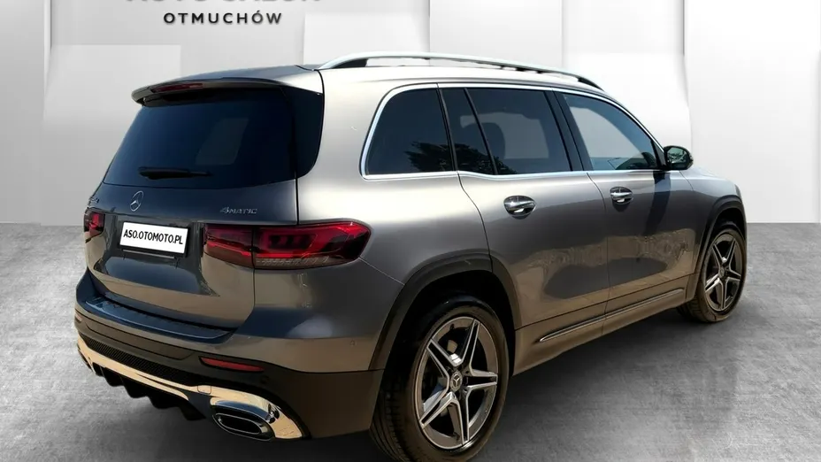 MERCEDES-BENZ GLB -