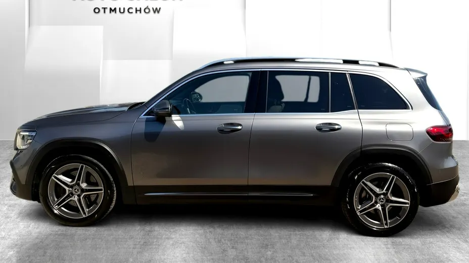 MERCEDES-BENZ GLB -