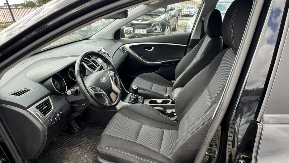 HYUNDAI i30 -