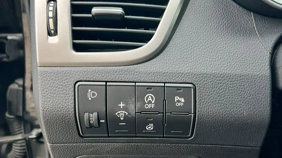 HYUNDAI i30 -