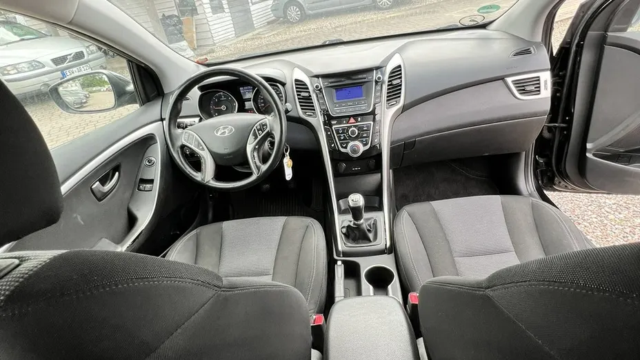 HYUNDAI i30 -
