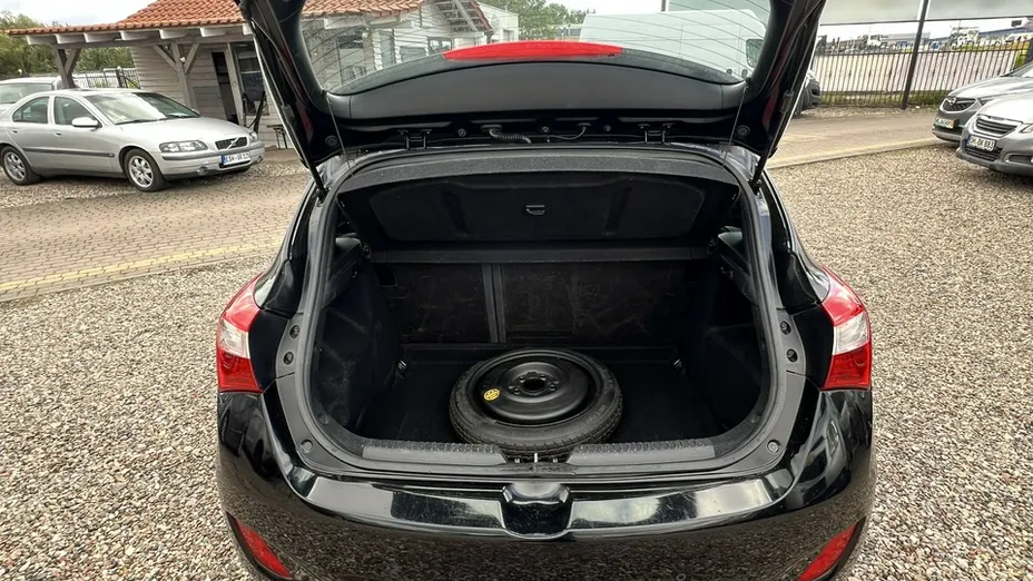HYUNDAI i30 -
