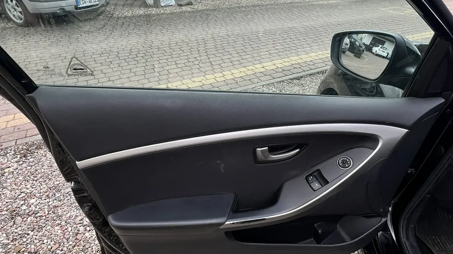 HYUNDAI i30 -