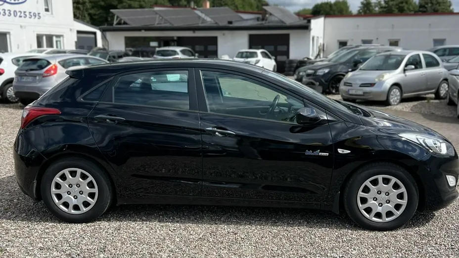 HYUNDAI i30 -