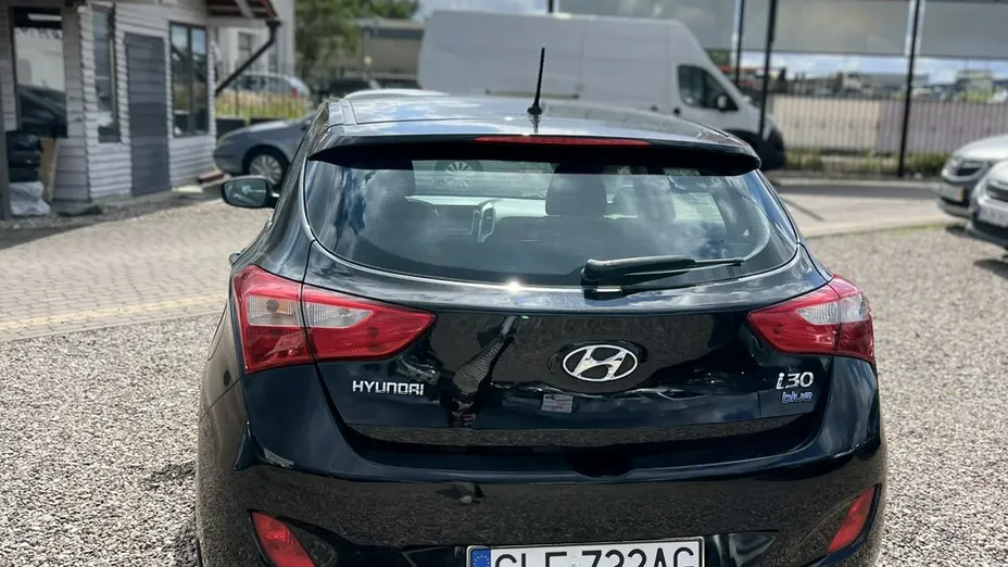 HYUNDAI i30 -