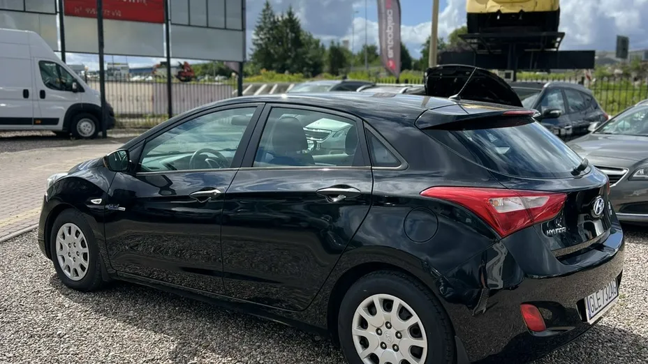 HYUNDAI i30 -