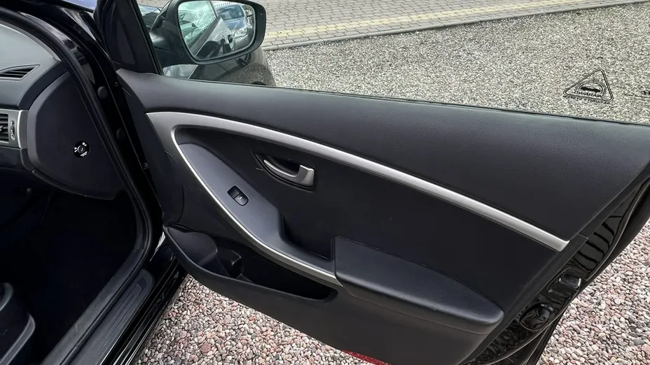 HYUNDAI i30 -