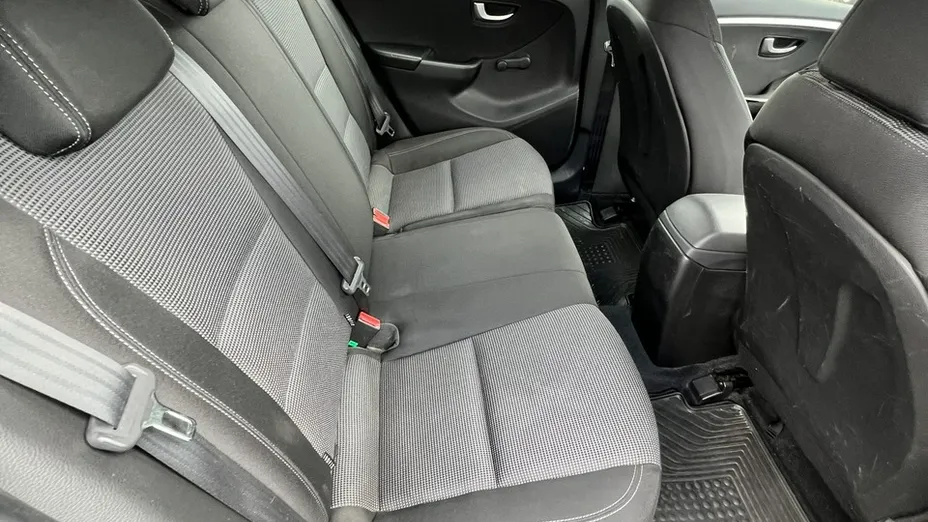 HYUNDAI i30 -