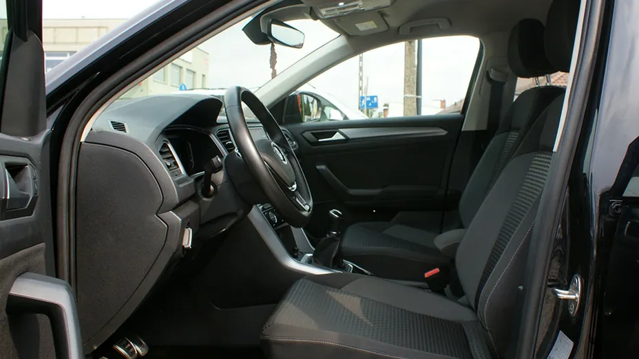VOLKSWAGEN T-ROC -