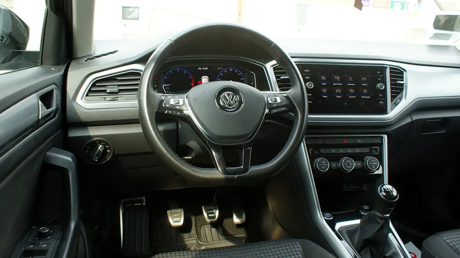 VOLKSWAGEN T-ROC -