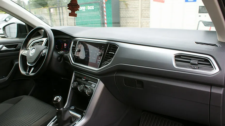 VOLKSWAGEN T-ROC -