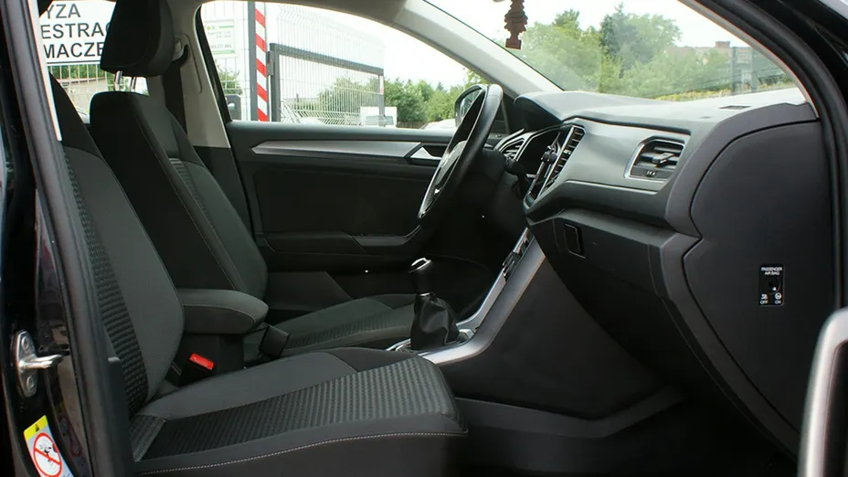 VOLKSWAGEN T-ROC -