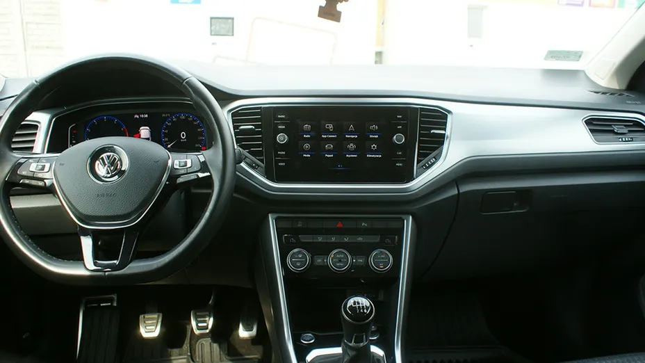 VOLKSWAGEN T-ROC -