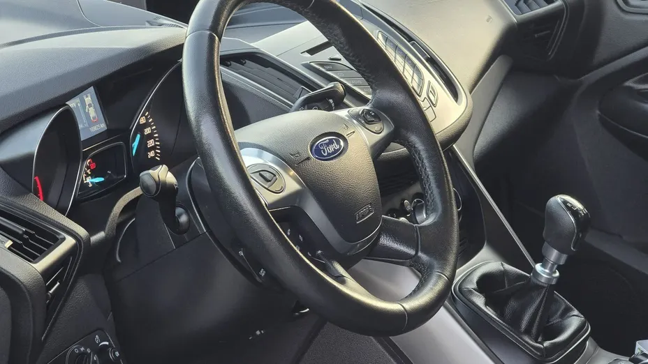 FORD Kuga -