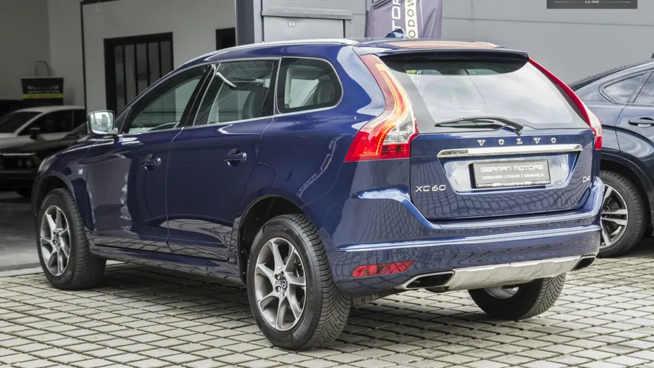 VOLVO XC60 -