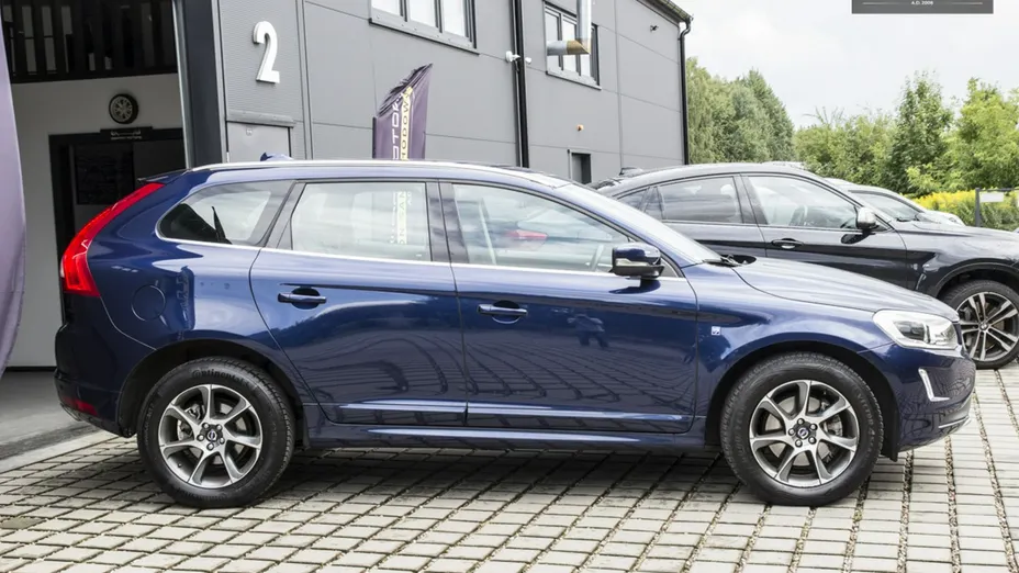 VOLVO XC60 -