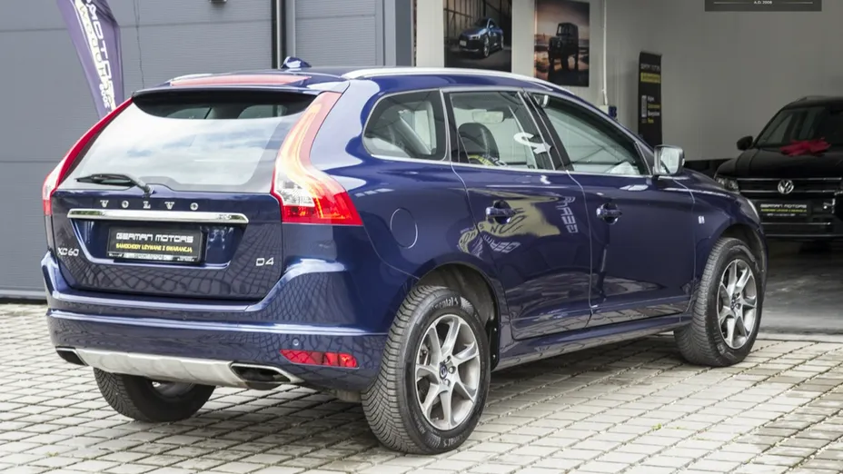 VOLVO XC60 -