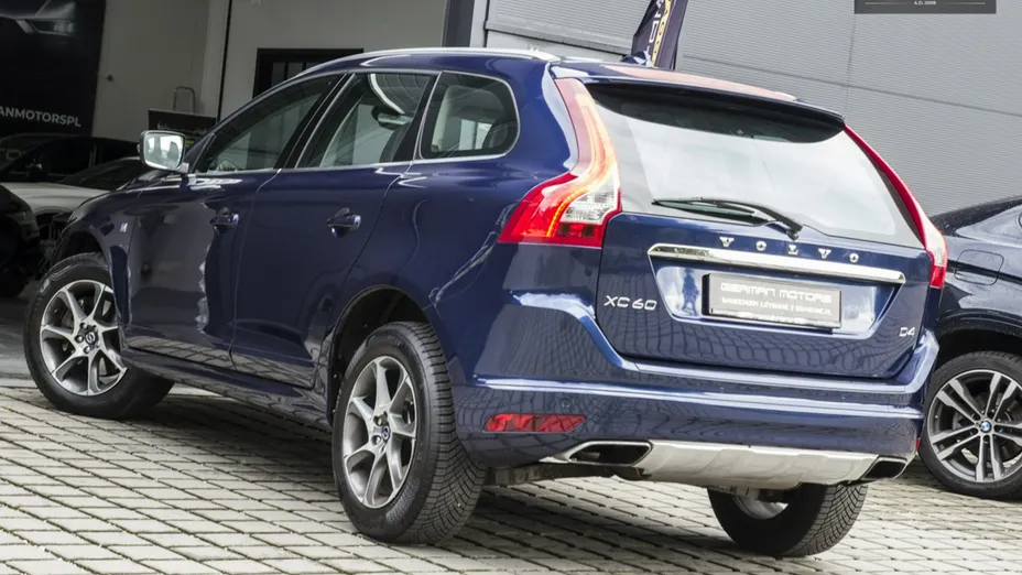 VOLVO XC60 -
