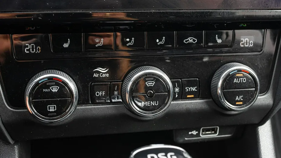 SKODA Octavia -