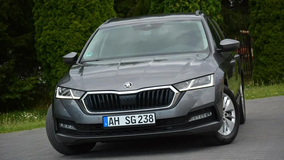 SKODA Octavia -