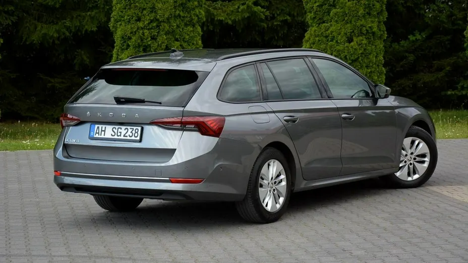SKODA Octavia -