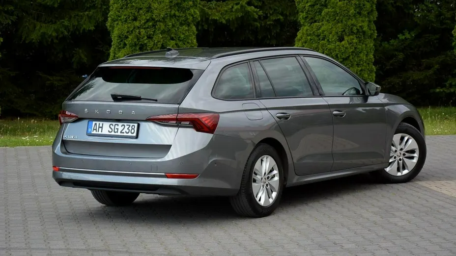 SKODA Octavia -