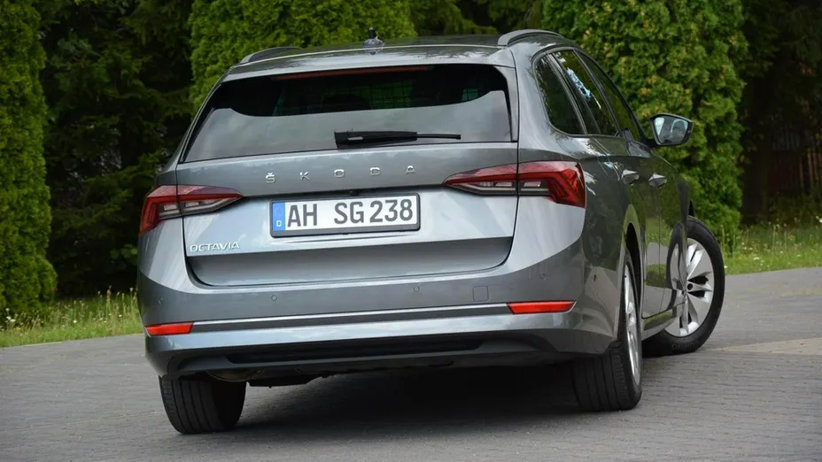 SKODA Octavia -