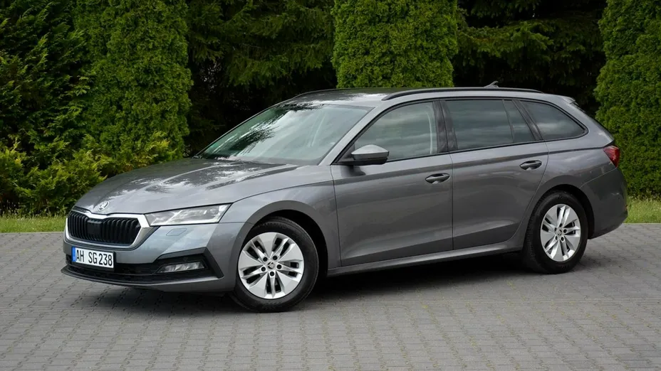 SKODA Octavia -