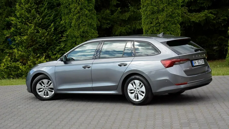SKODA Octavia -
