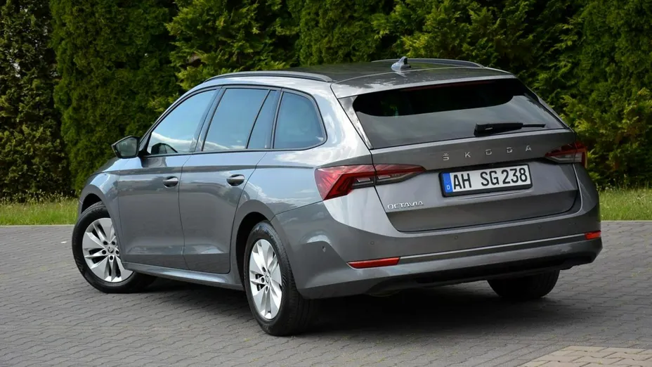 SKODA Octavia -