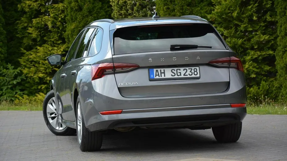 SKODA Octavia -