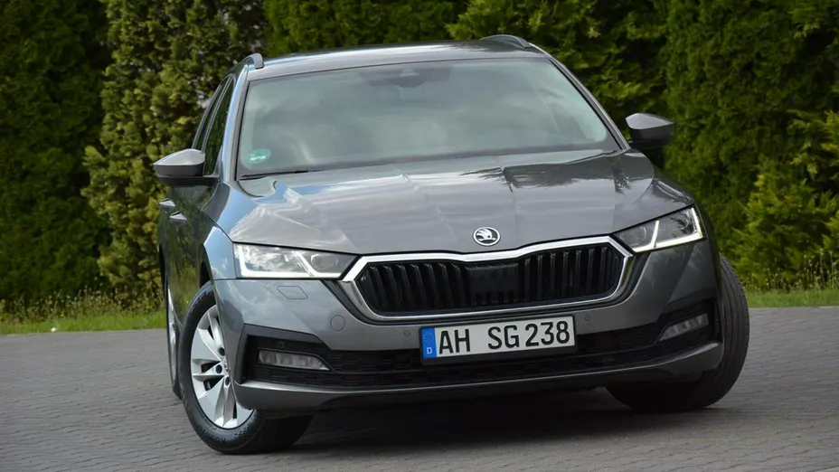 SKODA Octavia -