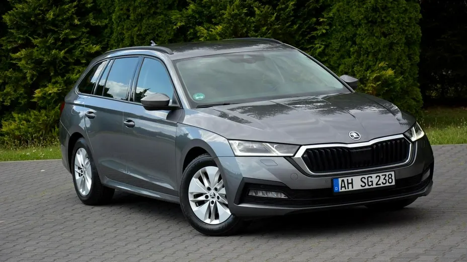 SKODA Octavia -